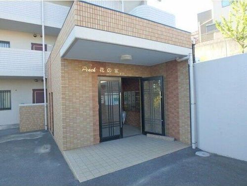 PeacH花の家の玄関
