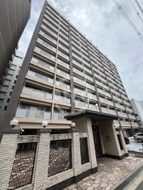 アーバンフラッツ西中島の外観