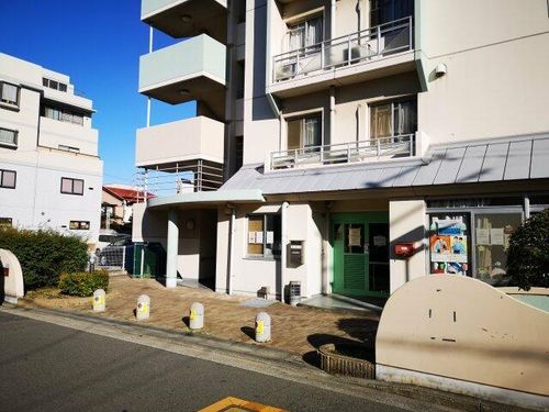 公社賃貸SMALIO 湊1-303の玄関