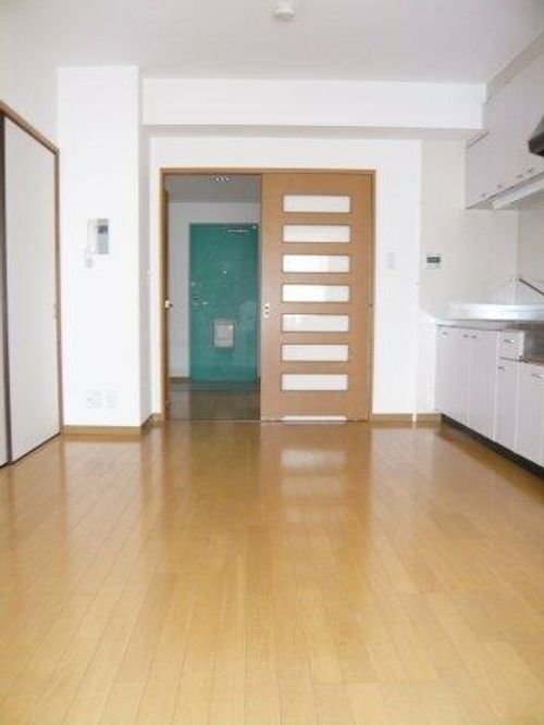 公社賃貸SMALIO 湊1-303の居間