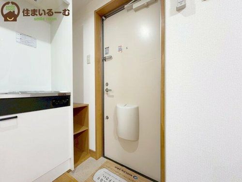 ハイツイケダの玄関