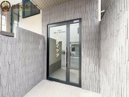 ハイツイケダの玄関