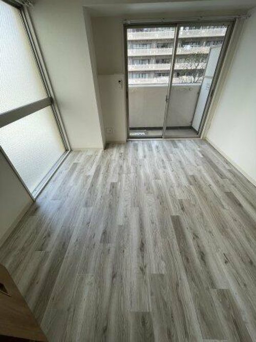 リップルナンバイーストの内装