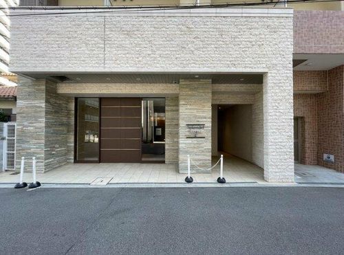 スプランディッド難波Ⅱの玄関