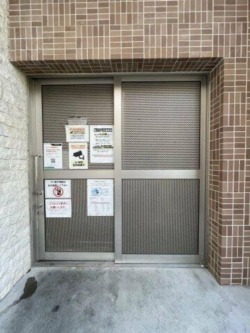 スプランディッド難波Ⅱの玄関