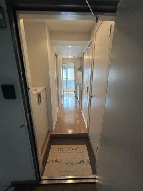 エミネンスワン502の玄関