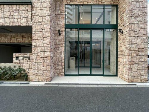 スプランディッド難波の玄関