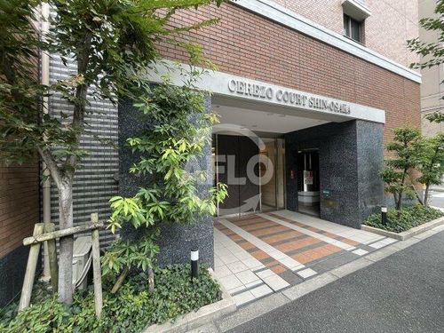 セレッソコート新大阪の玄関