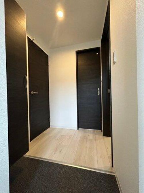 ジーメゾン明石魚住べリアスの玄関