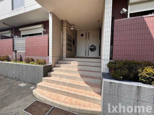メゾンプレジールの玄関