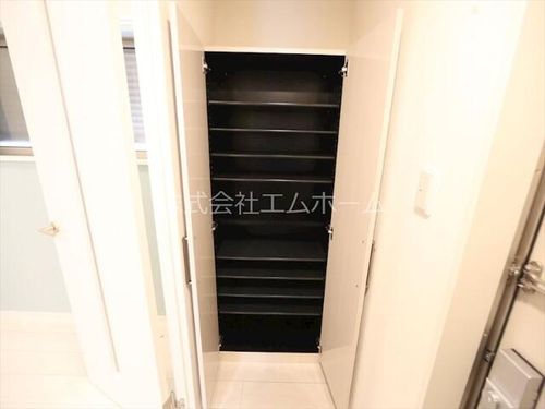 カノーパス日比野101の玄関