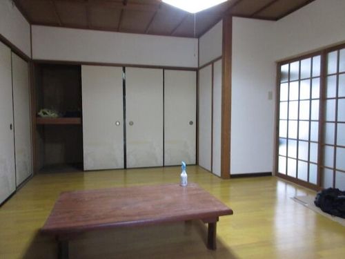 ライフハウス鳥居川の居間