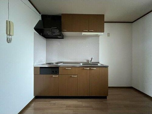 コーポリベルテ池下のキッチン