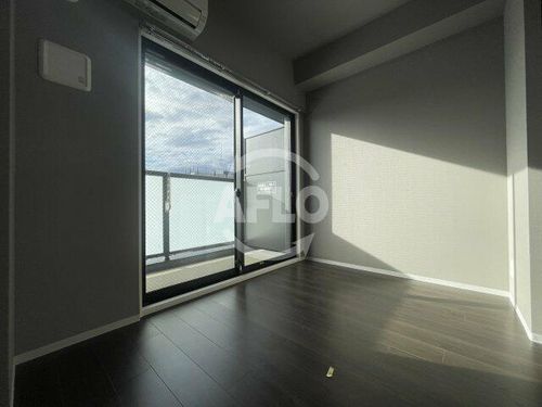 ファーストフィオーレ大阪ウエストウェルビングの居間