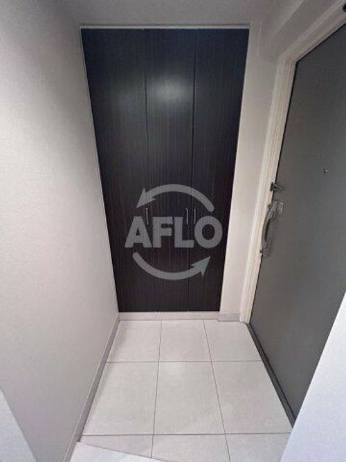 アパートメンツ江坂の玄関
