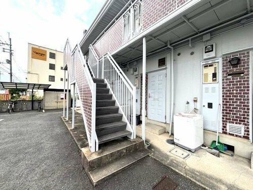 サンハイツ新町の玄関