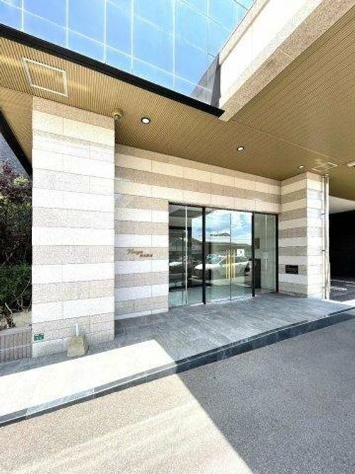 ヴィラージュ博多駅南の玄関