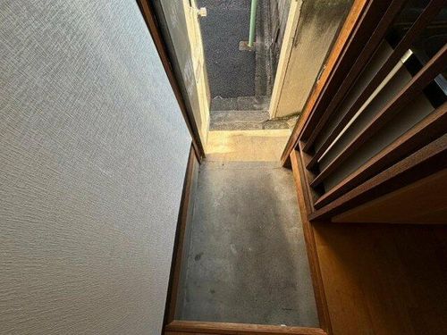 愛知県名古屋市西区稲生町5丁目(一戸建)の賃貸物件2の玄関