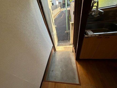 愛知県名古屋市西区稲生町5丁目(一戸建)の賃貸物件2の玄関