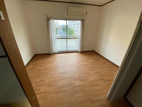 川辺マンション206の内装