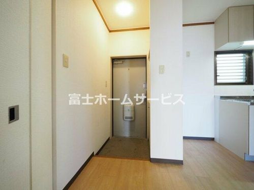 ヴィオス9の玄関