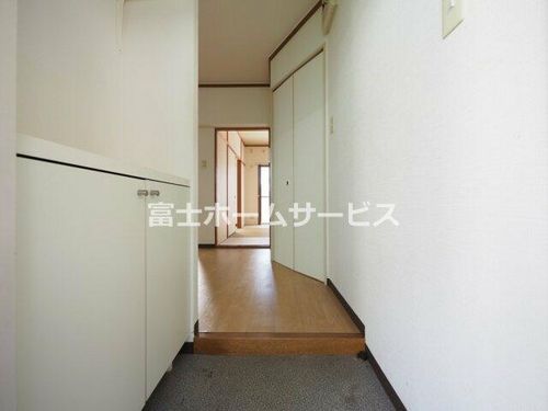 ヴィオス9の玄関