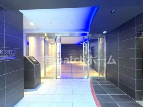 セレニテ日本橋エクラの玄関