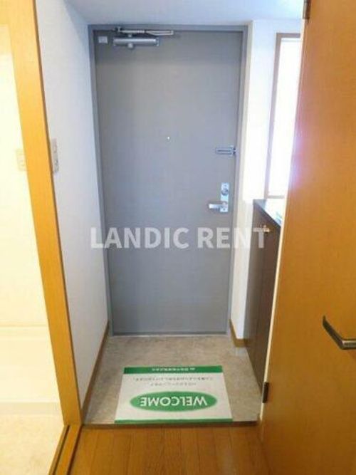 アドラブール干隈の玄関