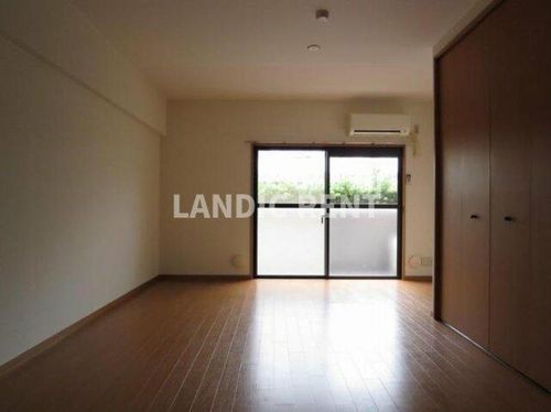 アドラブール干隈の居間