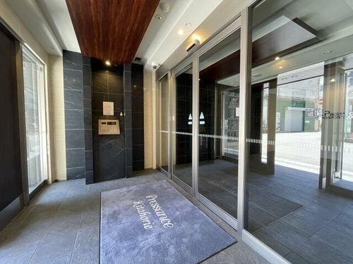 プレサンス北堀江の玄関
