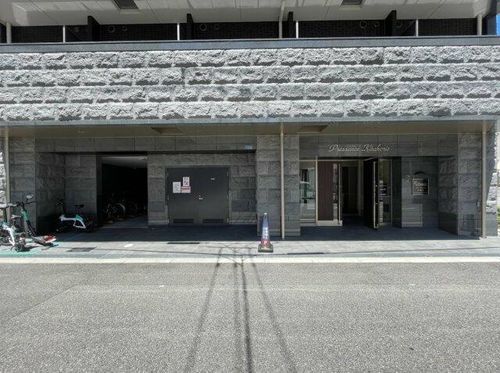 プレサンス北堀江の玄関