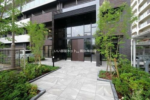 エスリードレジデンス大阪福島シティウエストの玄関