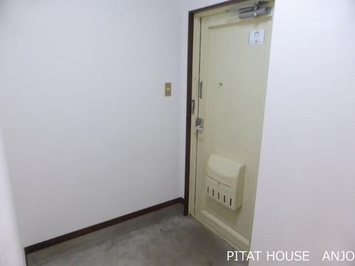 バロン幸定野の玄関