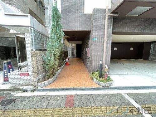 エグゼ難波南Ⅱの玄関