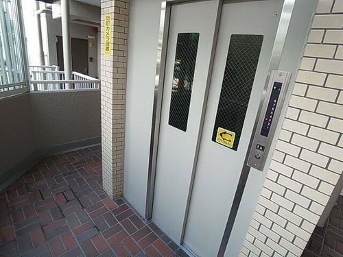 トーカンマンション兵庫島上町の玄関