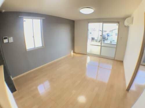 アドラブール美園の居間