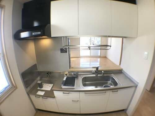 アドラブール美園のキッチン