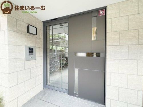 アザレア梅田の玄関