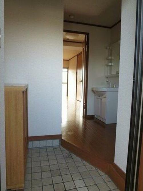 サンシティ庄内の玄関