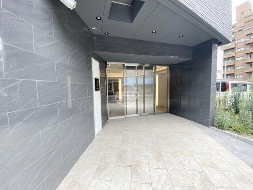 エスグランデ難波サウスの玄関
