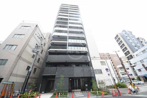 ララプレイス難波ガルテンの玄関