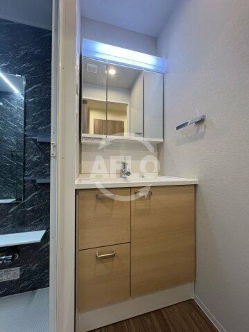 ミッドコート東三国の内装