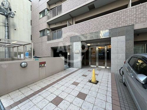 パセオ十三東の玄関