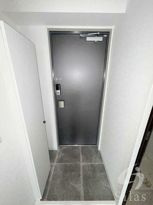 兵庫県川西市火打2丁目(マンション)の賃貸物件の玄関