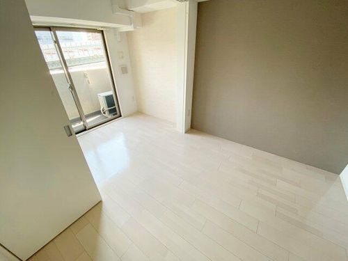 SERENiTE本町refletの内装