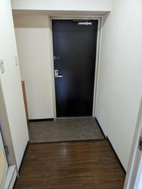 グラシア松屋町の玄関