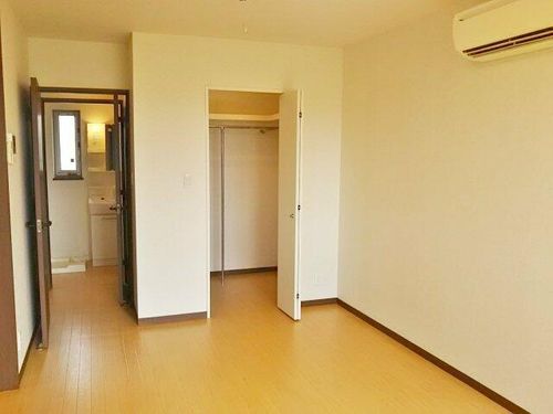 メゾン文(BUN)205の居間