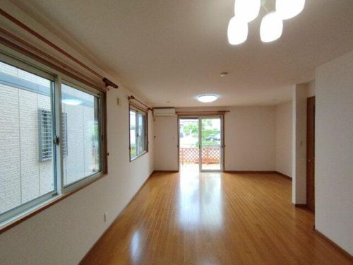 愛知県岡崎市上地1丁目(一戸建)の賃貸物件の居間