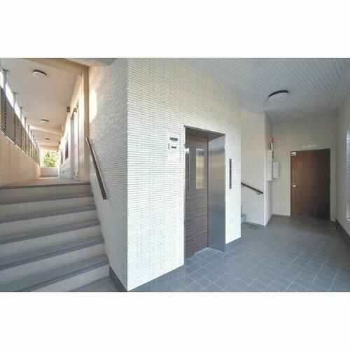 アネスティ千里丘1号館0202の居間