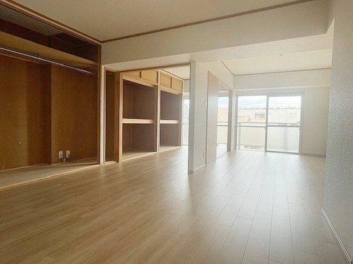 日商岩井高槻マンションの居間